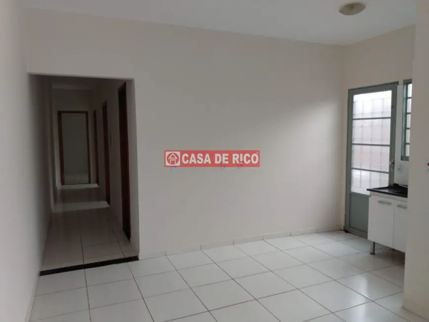 Foto 1 de Casa com 3 quartos à venda, 90m2 em Cambe - PR