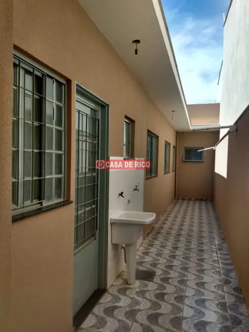 Foto 9 de Casa com 3 quartos à venda, 90m2 em Cambe - PR