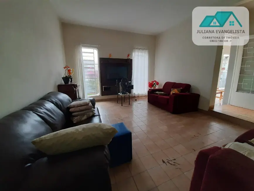 Foto 4 de Casa com 3 quartos à venda, 323m2 em Centro, Caraguatatuba - SP