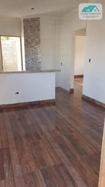 Foto 4 de Casa com 2 quartos à venda, 180m2 em Balneário Mar Azul, Caraguatatuba - SP