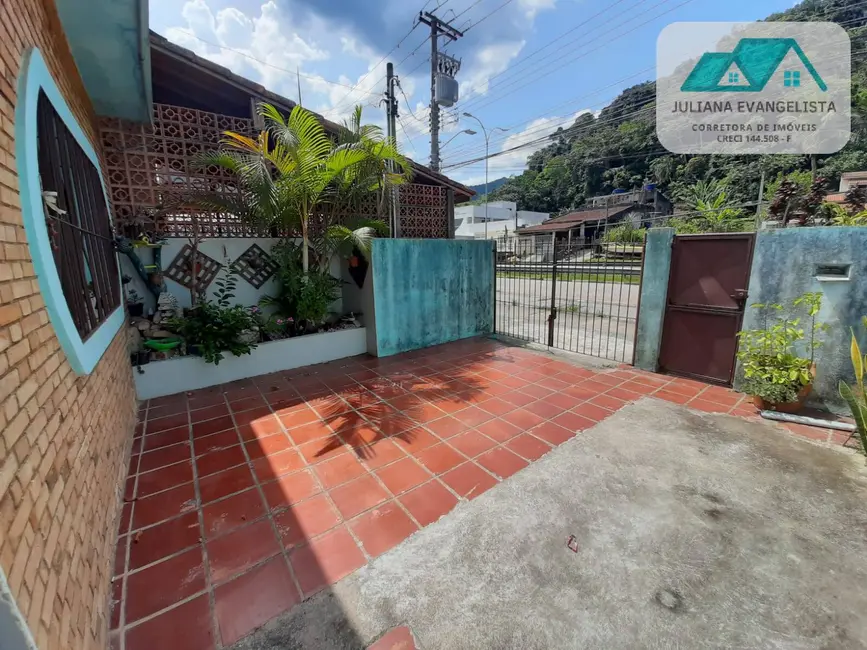 Foto 2 de Casa com 2 quartos à venda, 168m2 em Prainha, Caraguatatuba - SP