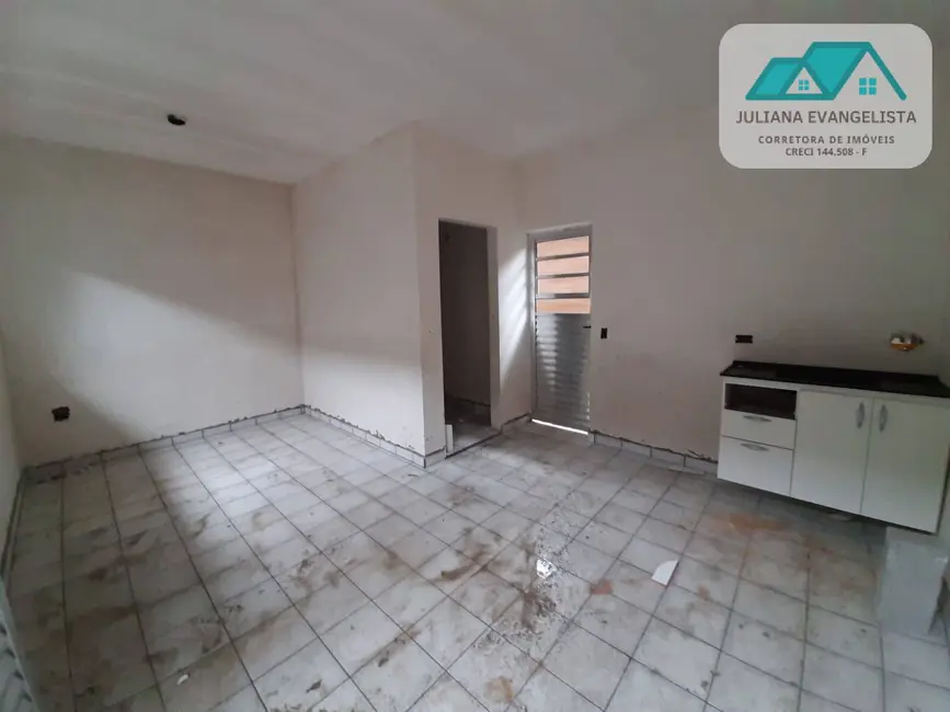 Casa à venda e para alugar, 300m2 em Centro, Caraguatatuba - SP - imagem 6 Foto 6 de Casa à venda e para alugar, 300m2 em Centro, Caraguatatuba - SP