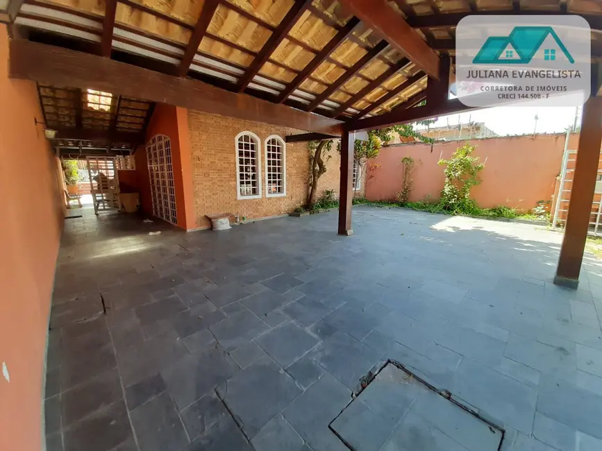 Foto 3 de Sobrado com 4 quartos à venda em Martim de Sá, Caraguatatuba - SP