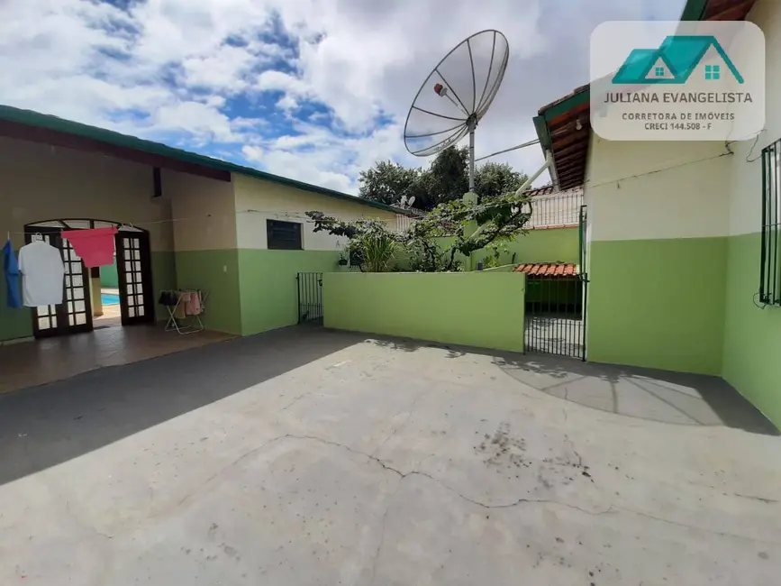 Casa com 3 quartos à venda, 300m2 em Jardim Rony, Guaratingueta - SP - imagem 2 Foto 2 de Casa com 3 quartos à venda, 300m2 em Jardim Rony, Guaratingueta - SP