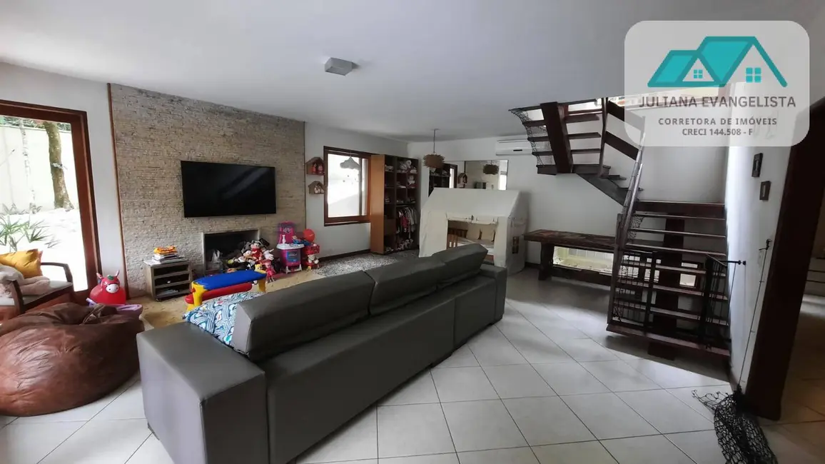 Casa com 4 quartos à venda, 750m2 em Park Imperial, Caraguatatuba - SP - imagem 5 Foto 5 de Casa com 4 quartos à venda, 750m2 em Park Imperial, Caraguatatuba - SP