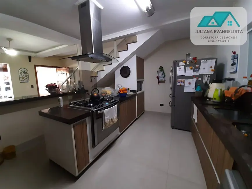 Foto 7 de Sobrado com 3 quartos à venda, 300m2 em Martim de Sá, Caraguatatuba - SP