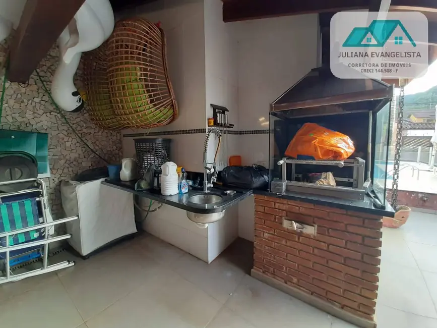 Foto 6 de Sobrado com 3 quartos à venda, 300m2 em Martim de Sá, Caraguatatuba - SP
