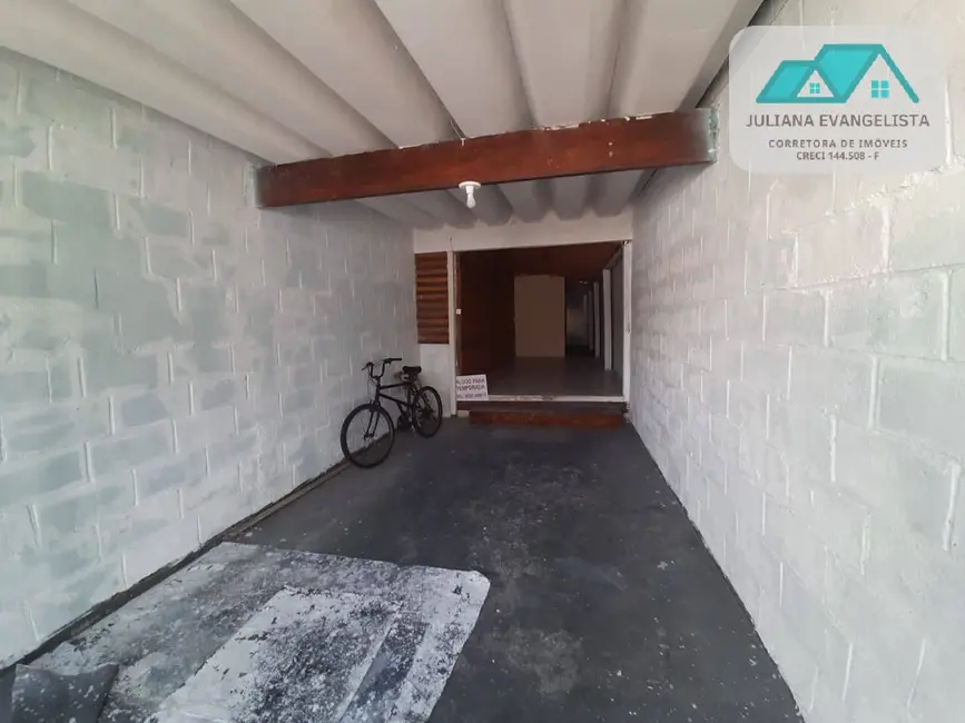 Casa com 1 quarto para alugar, 400m2 em Centro, Caraguatatuba - SP - imagem 2 Foto 2 de Casa com 1 quarto para alugar, 400m2 em Centro, Caraguatatuba - SP