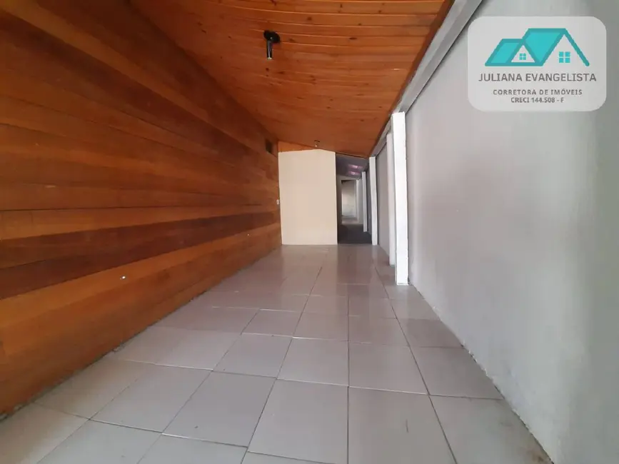 Casa com 1 quarto para alugar, 400m2 em Centro, Caraguatatuba - SP - imagem 8 Foto 8 de Casa com 1 quarto para alugar, 400m2 em Centro, Caraguatatuba - SP