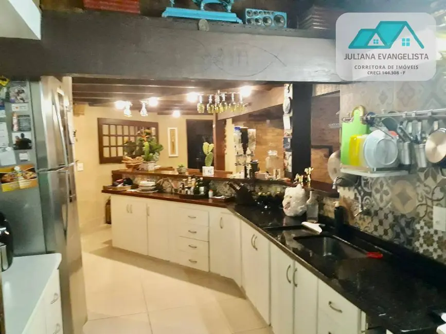 Foto 3 de Casa com 2 quartos à venda, 252m2 em Martim de Sá, Caraguatatuba - SP