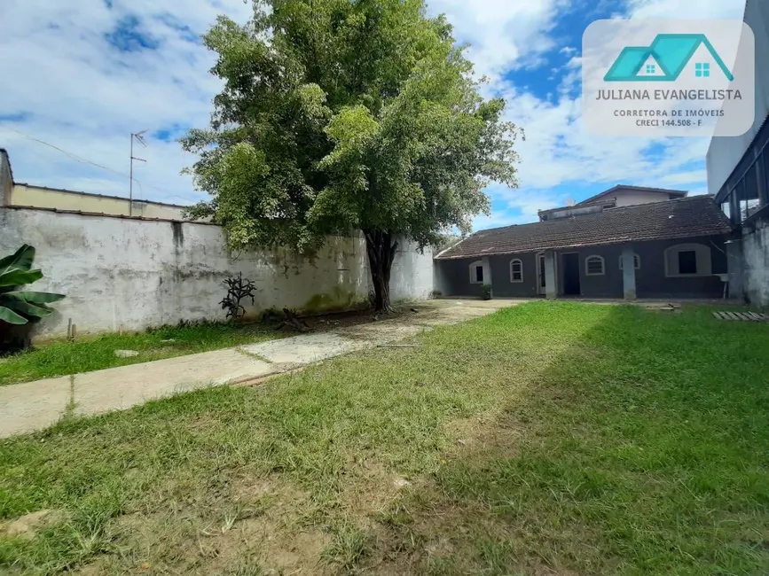 Foto 1 de Casa com 2 quartos à venda, 300m2 em Sumaré, Caraguatatuba - SP