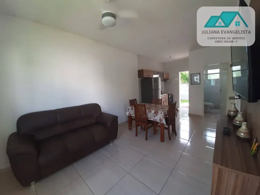 Foto 6 de Casa com 2 quartos à venda e para alugar, 126m2 em Balneário Mar Azul, Caraguatatuba - SP