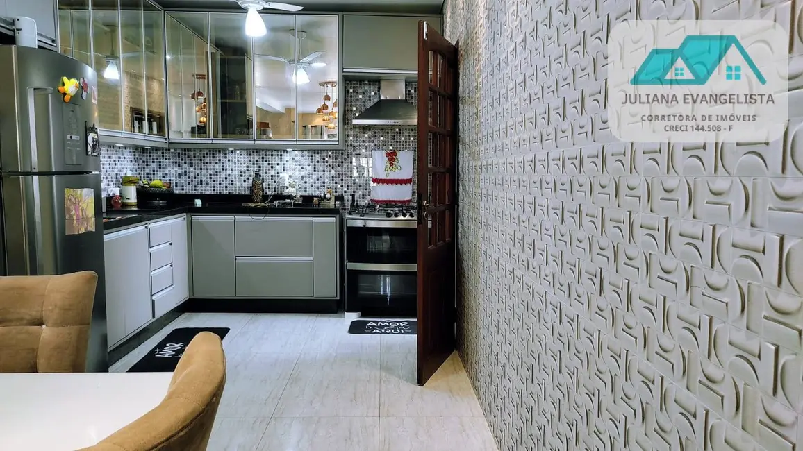 Foto 4 de Casa à venda, 263m2 em Jardim das Gaivotas, Caraguatatuba - SP