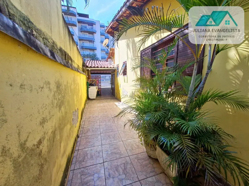 Foto 2 de Casa com 2 quartos à venda, 250m2 em Martim de Sá, Caraguatatuba - SP