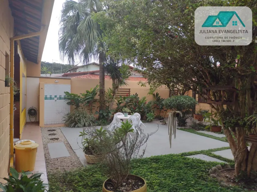 Foto 4 de Casa com 3 quartos à venda em Cidade Jardim, Caraguatatuba - SP