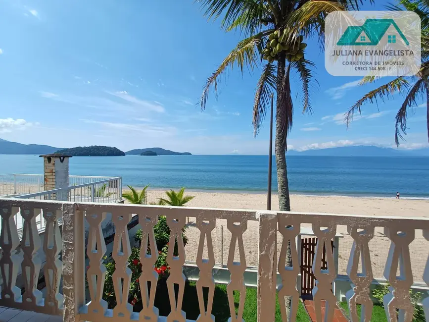 Foto 2 de Casa com 6 quartos à venda e para alugar, 478m2 em Caraguatatuba - SP