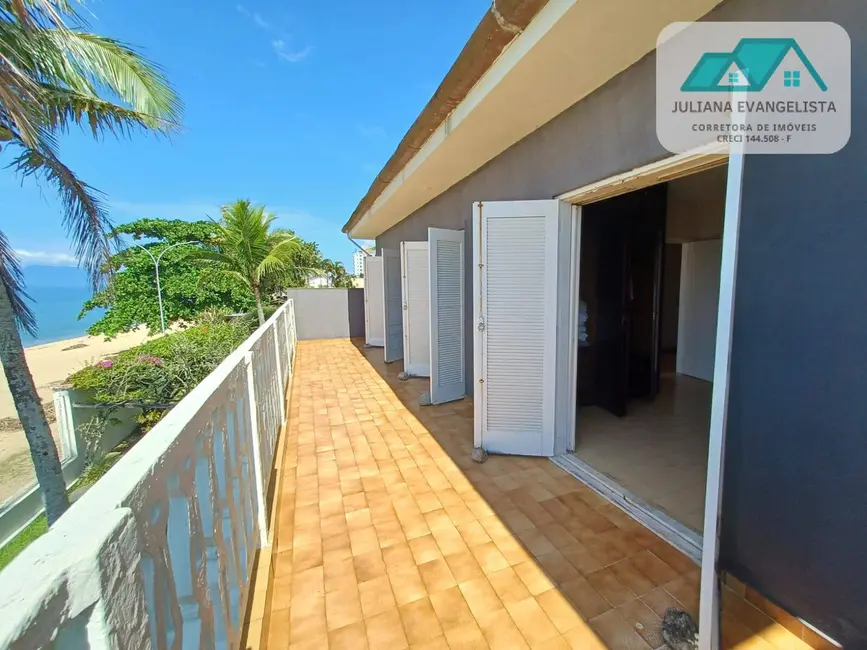 Foto 3 de Casa com 6 quartos à venda e para alugar, 478m2 em Caraguatatuba - SP