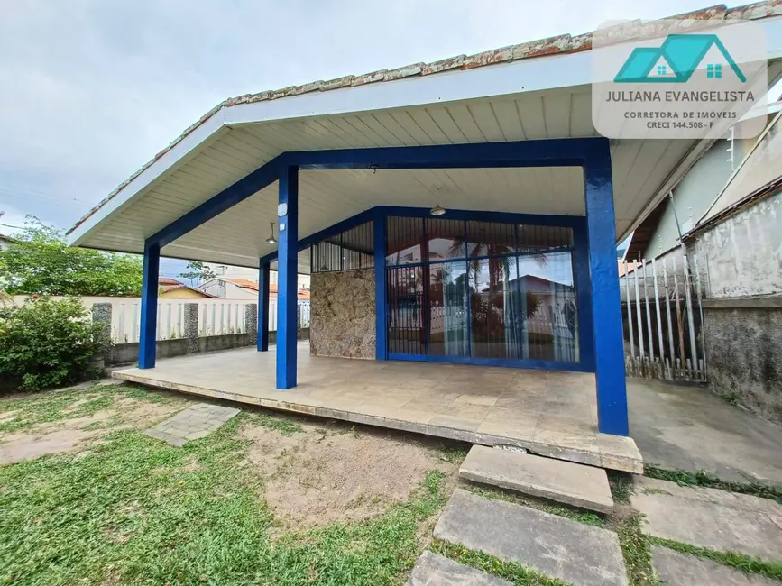 Foto 2 de Casa com 3 quartos para alugar, 400m2 em Martim de Sá, Caraguatatuba - SP