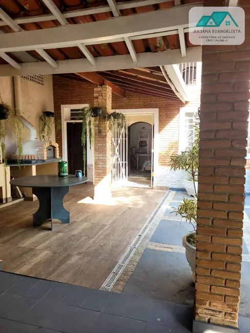 Foto 8 de Casa com 3 quartos à venda, 250m2 em Caraguatatuba - SP