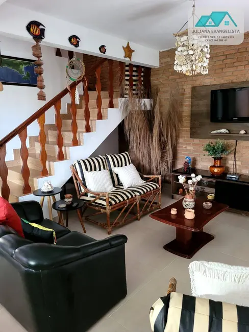 Foto 3 de Casa com 3 quartos à venda, 250m2 em Caraguatatuba - SP