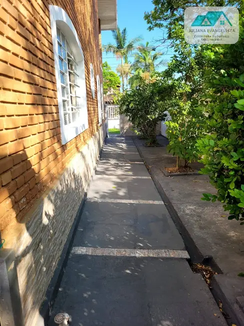 Foto 2 de Casa com 3 quartos à venda, 250m2 em Caraguatatuba - SP