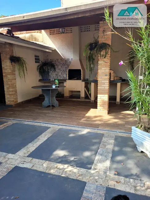 Foto 5 de Casa com 3 quartos à venda, 250m2 em Caraguatatuba - SP