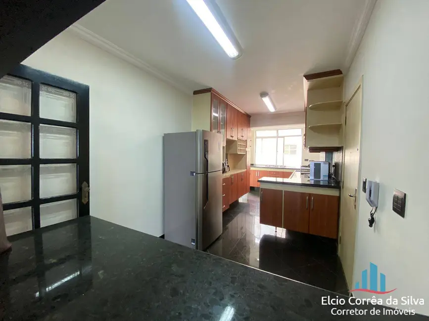 Apartamento com 3 quartos para alugar, 144m2 em Gonzaga, Santos - SP - imagem 8 Foto 8 de Apartamento com 3 quartos para alugar, 144m2 em Gonzaga, Santos - SP