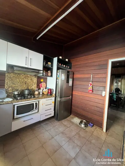 Casa com 3 quartos à venda, 196m2 em Itanhaem - SP - imagem 8 Foto 8 de Casa com 3 quartos à venda, 196m2 em Itanhaem - SP