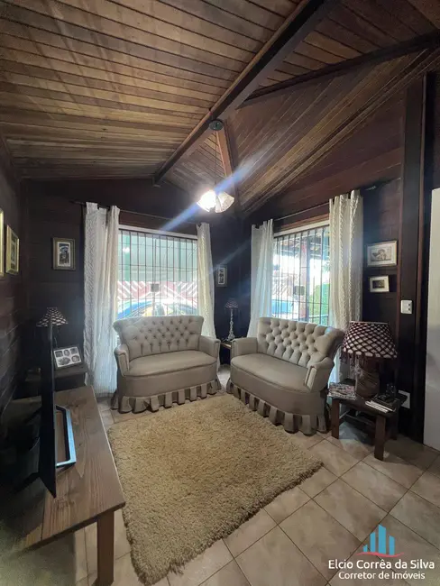 Casa com 3 quartos à venda, 196m2 em Itanhaem - SP - imagem 6 Foto 6 de Casa com 3 quartos à venda, 196m2 em Itanhaem - SP