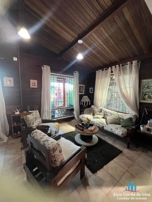 Casa com 3 quartos à venda, 196m2 em Itanhaem - SP - imagem 4 Foto 4 de Casa com 3 quartos à venda, 196m2 em Itanhaem - SP