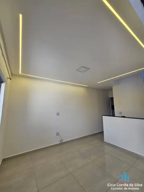Foto 2 de Casa com 3 quartos à venda, 105m2 em Maracanã, Praia Grande - SP