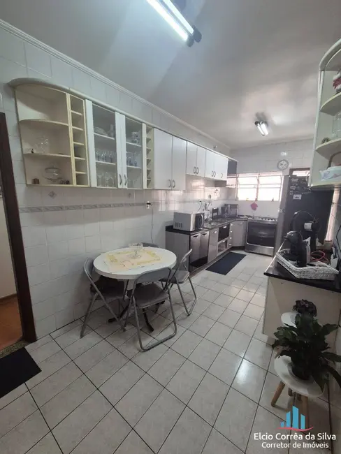 Foto 3 de Apartamento com 3 quartos à venda, 93m2 em Vila Mathias, Santos - SP