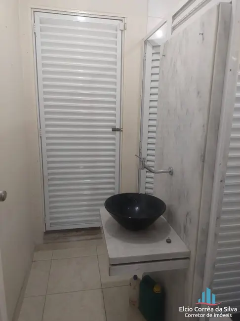 Foto 9 de Casa com 1 quarto para alugar, 28m2 em Vila Mathias, Santos - SP