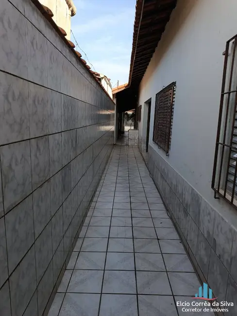 Foto 6 de Casa com 2 quartos à venda, 167m2 em Maracanã, Praia Grande - SP