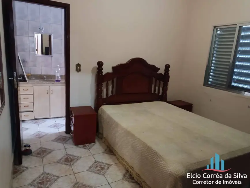 Foto 3 de Casa com 2 quartos à venda, 167m2 em Maracanã, Praia Grande - SP