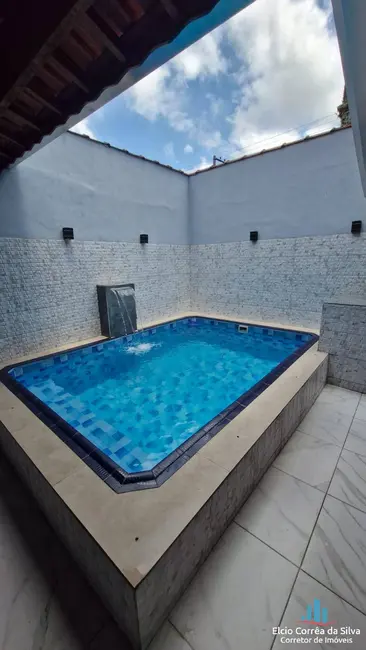 Foto 2 de Casa com 2 quartos à venda, 150m2 em Centro, Sao Vicente - SP