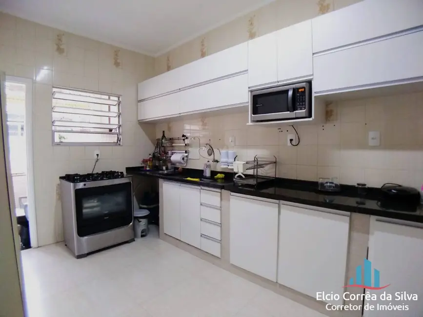 Casa com 3 quartos à venda, 85m2 em Macuco, Santos - SP - imagem 4 Foto 4 de Casa com 3 quartos à venda, 85m2 em Macuco, Santos - SP