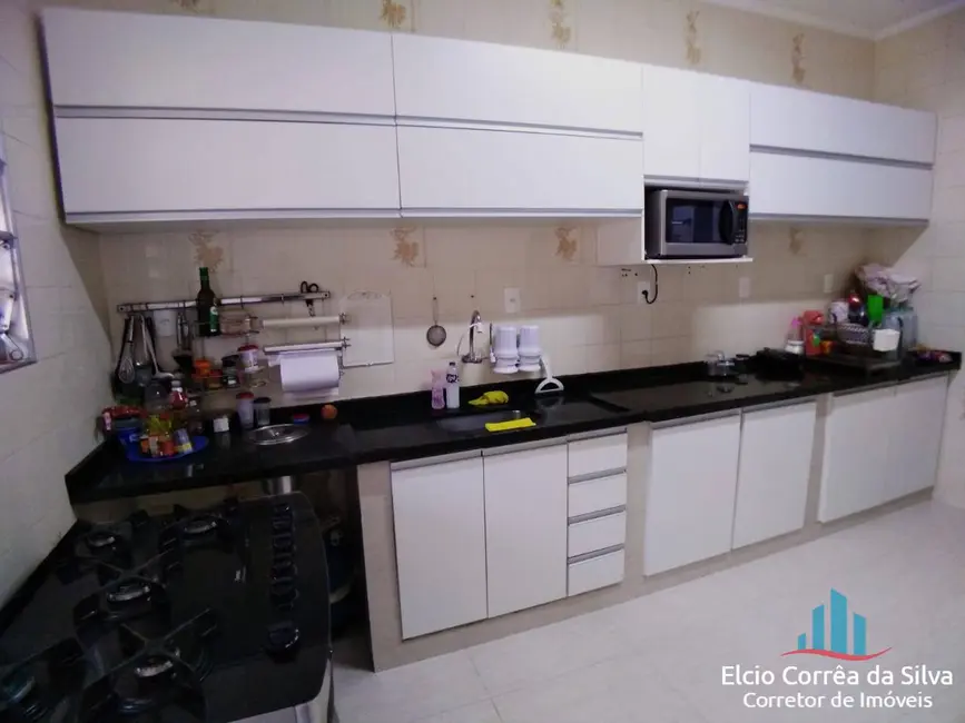 Casa com 3 quartos à venda, 85m2 em Macuco, Santos - SP - imagem 3 Foto 3 de Casa com 3 quartos à venda, 85m2 em Macuco, Santos - SP