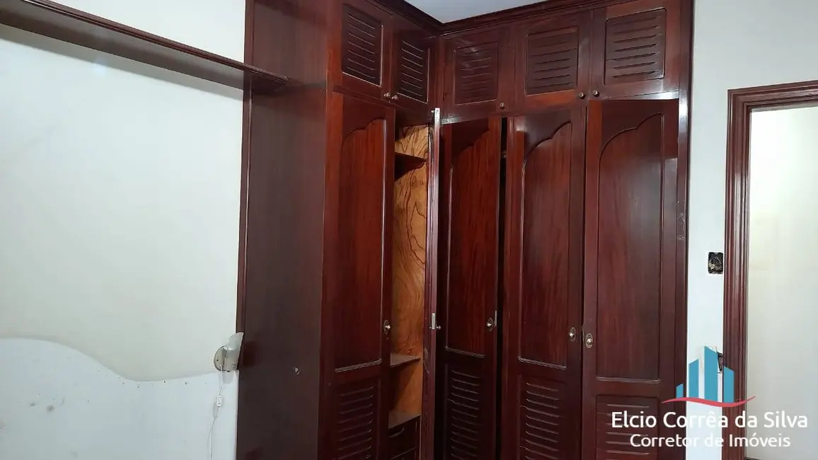 Apartamento com 4 quartos para alugar, 250m2 em Boqueirão, Santos - SP - imagem 8 Foto 8 de Apartamento com 4 quartos para alugar, 250m2 em Boqueirão, Santos - SP