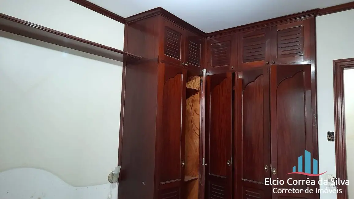 Apartamento com 4 quartos para alugar, 250m2 em Boqueirão, Santos - SP - imagem 6 Foto 6 de Apartamento com 4 quartos para alugar, 250m2 em Boqueirão, Santos - SP