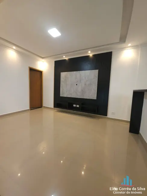 Foto 3 de Casa com 2 quartos à venda, 90m2 em Mirim, Praia Grande - SP
