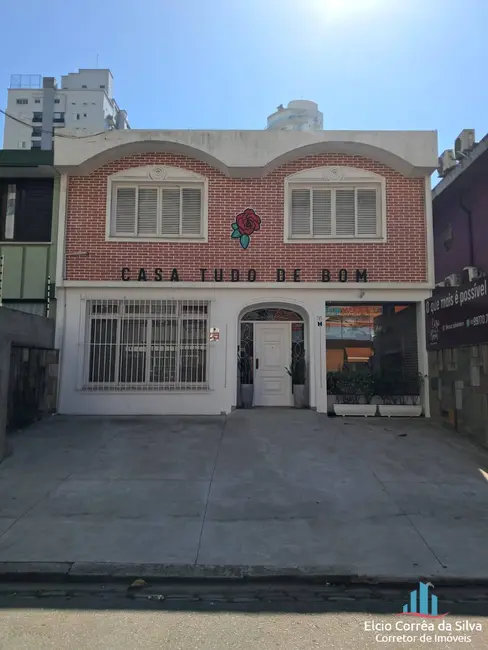 Foto 1 de Casa com 4 quartos para alugar, 200m2 em Gonzaga, Santos - SP
