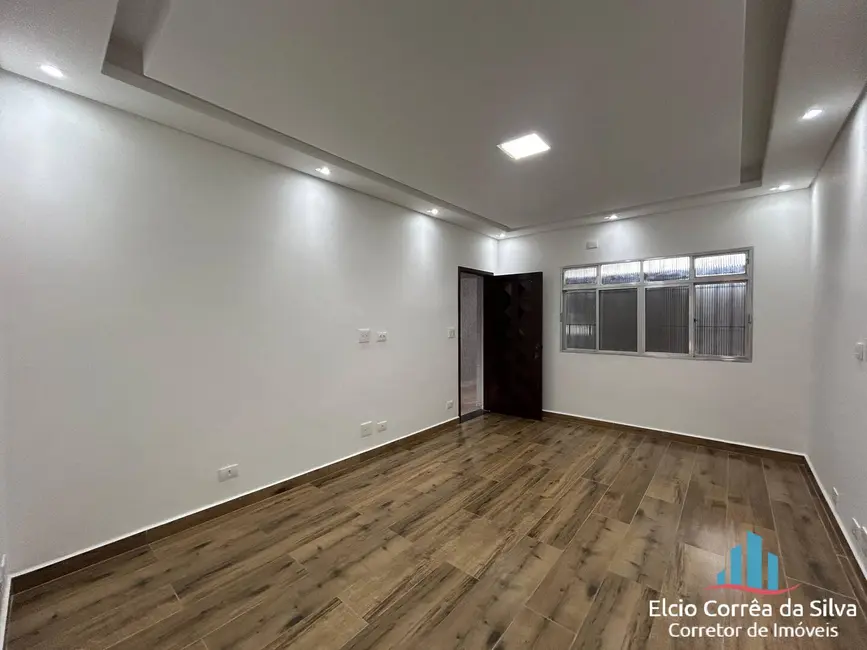 Foto 2 de Casa com 4 quartos à venda, 190m2 em Tupi, Praia Grande - SP