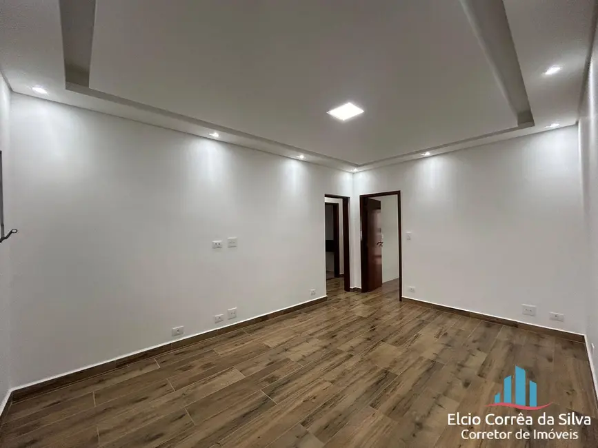 Foto 3 de Casa com 4 quartos à venda, 190m2 em Tupi, Praia Grande - SP