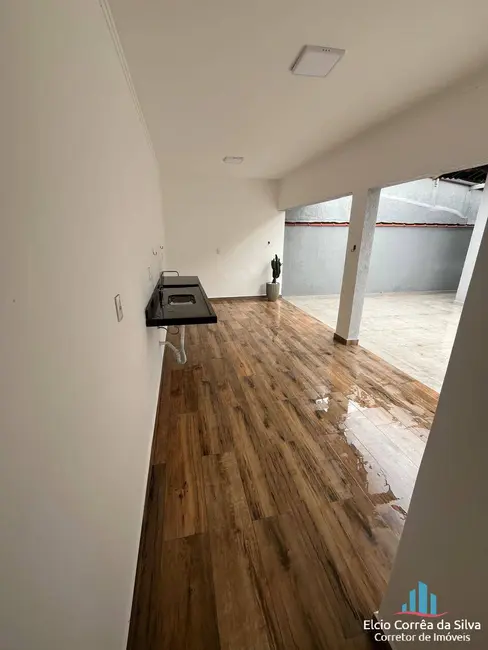 Foto 9 de Casa com 4 quartos à venda, 190m2 em Tupi, Praia Grande - SP