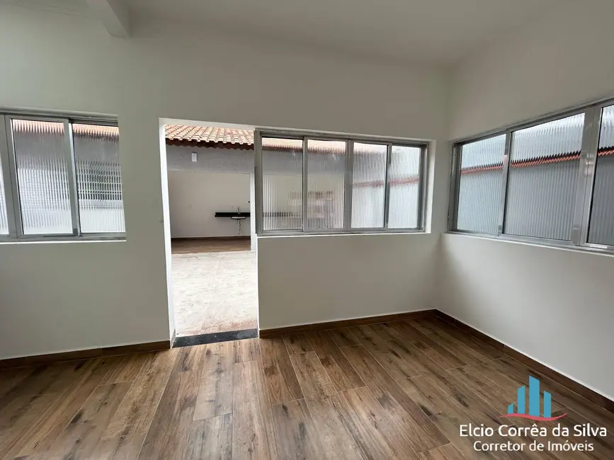 Foto 8 de Casa com 4 quartos à venda, 190m2 em Tupi, Praia Grande - SP