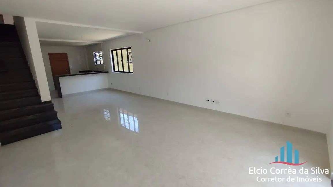 Foto 2 de Casa com 3 quartos à venda, 220m2 em Embaré, Santos - SP