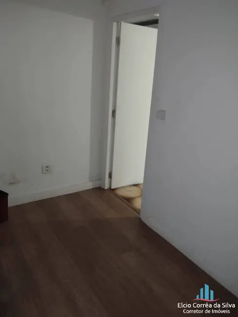 Foto 9 de Casa com 10 quartos para alugar, 500m2 em Encruzilhada, Santos - SP