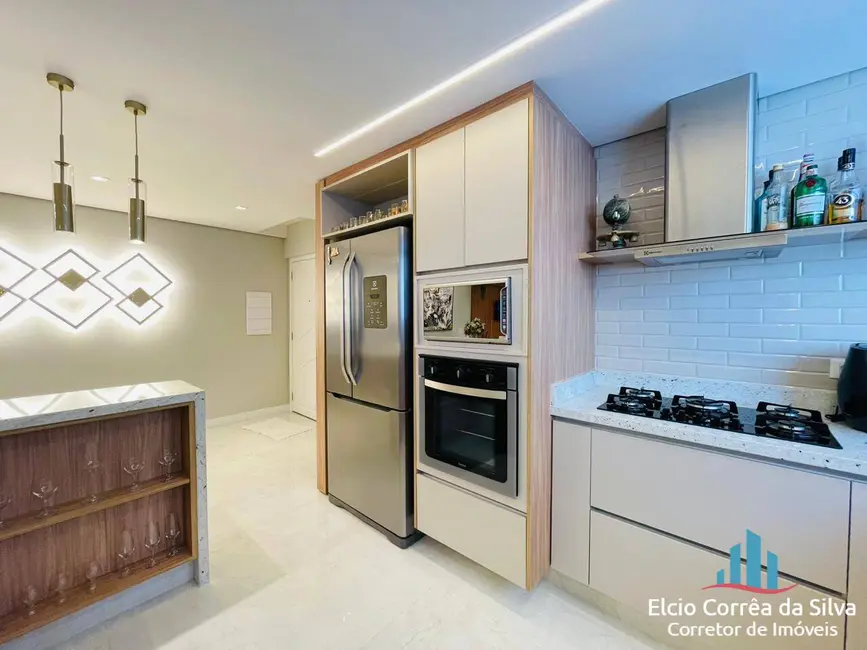 Foto 8 de Apartamento com 3 quartos para alugar, 147m2 em Gonzaga, Santos - SP