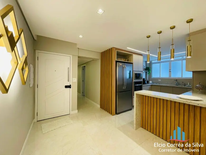 Foto 9 de Apartamento com 3 quartos para alugar, 147m2 em Gonzaga, Santos - SP